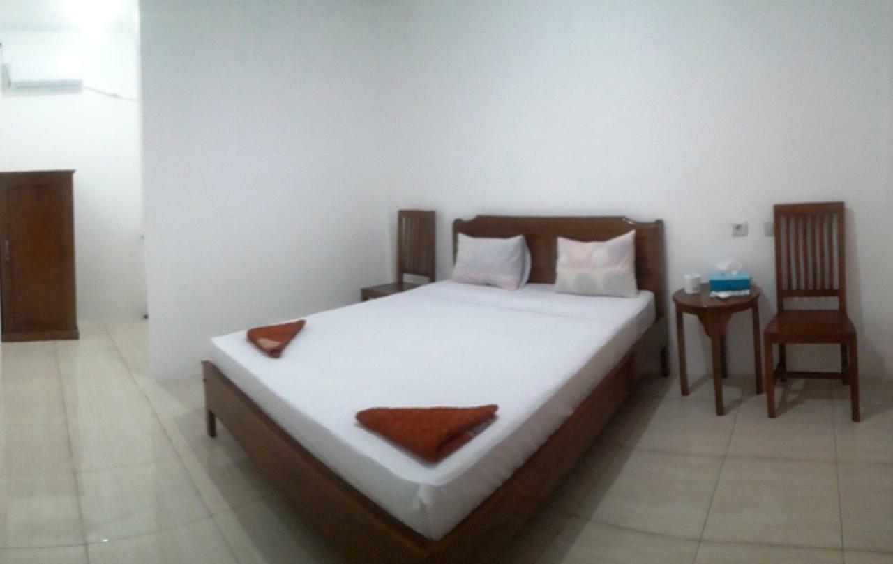 The Teuz B&B Labuan Bajo Exterior foto