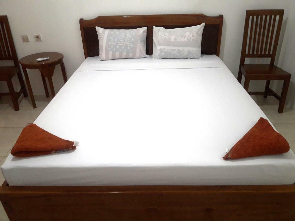 The Teuz B&B Labuan Bajo Exterior foto
