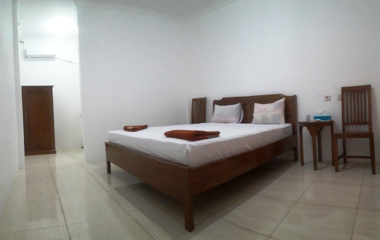 The Teuz B&B Labuan Bajo Exterior foto