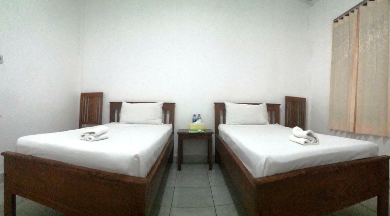 The Teuz B&B Labuan Bajo Exterior foto